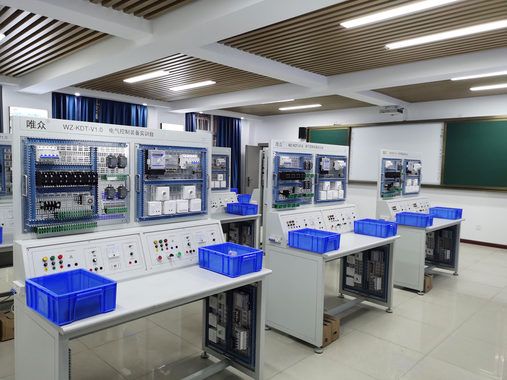 武汉电子信息职业技术学校现代电子电工高水平实训基地