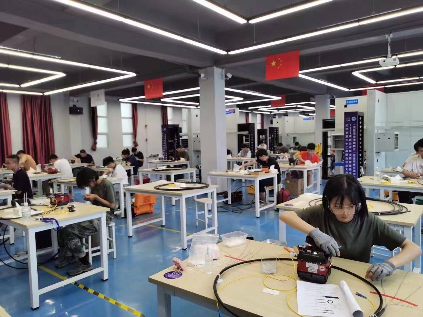 2021年武汉市第二十二届职业技能大赛信息网络布线赛项光纤熔接现场