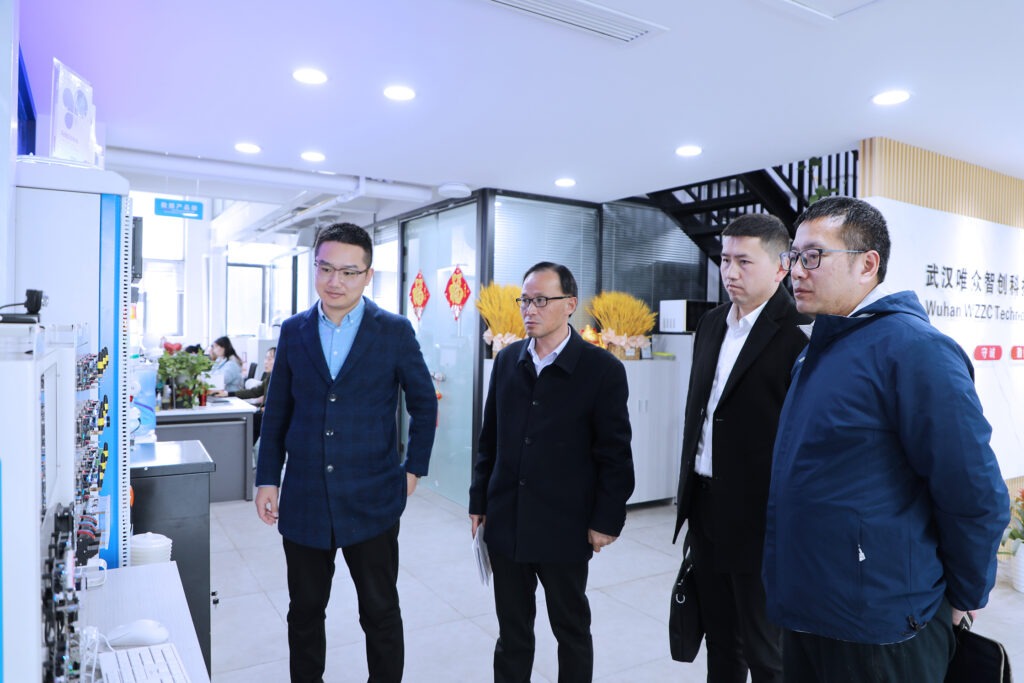 校企合作，助力人才培养 ——黄冈师范学院-唯众 “实习实训基地”揭牌仪式顺利举行