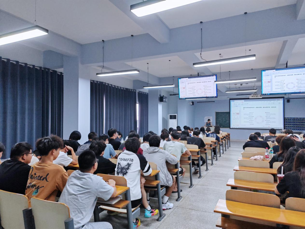 企课同行：唯众走进武汉职业技术大学，为物联网学子解锁就业密码