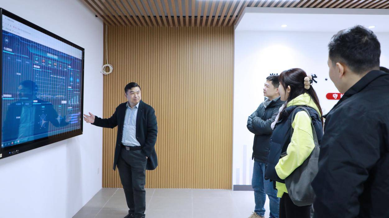 情暖学子·智赋能师·心护成长：一场有温度、有深度的校企融合对话