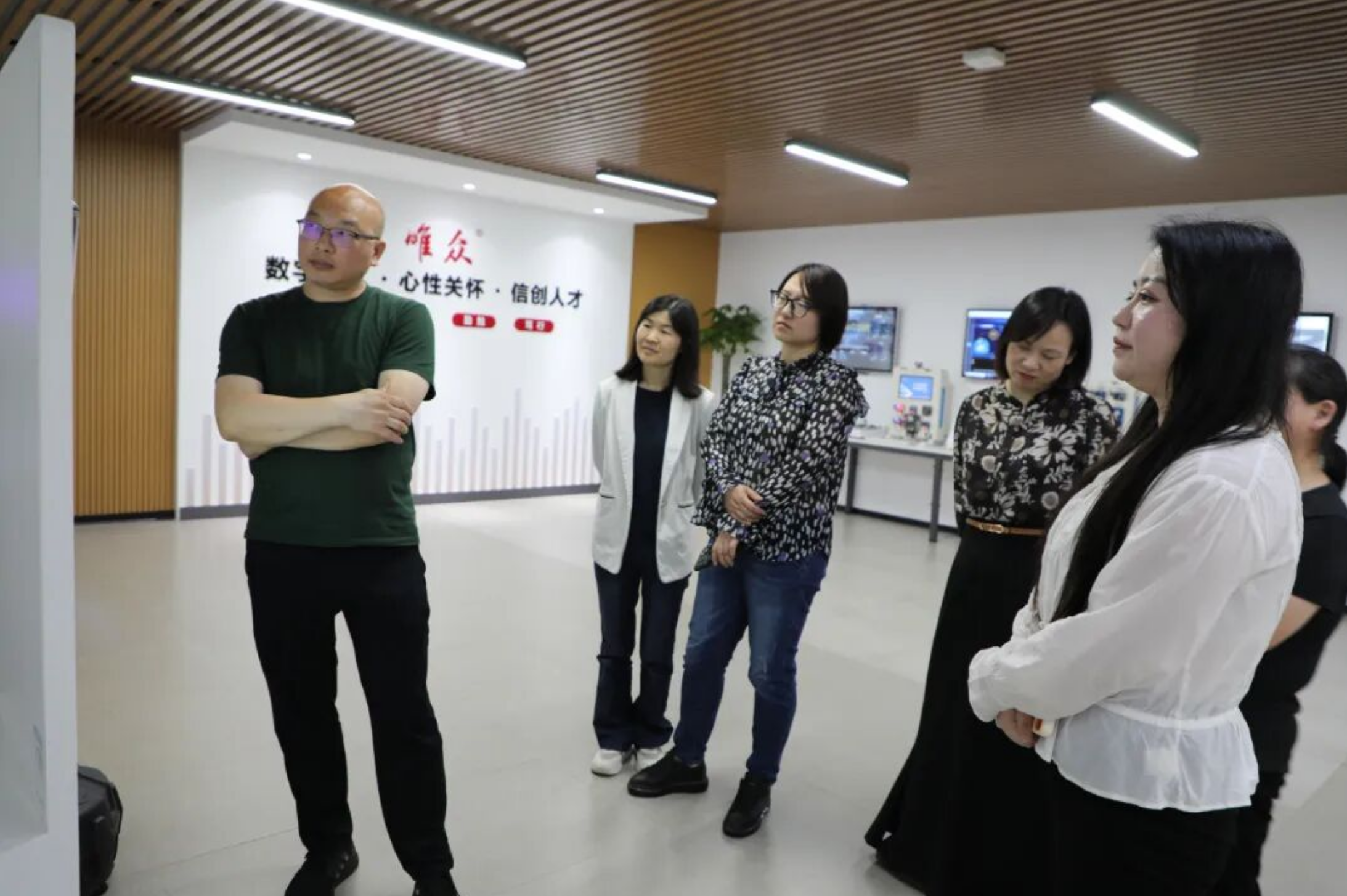 数智护心 共育成长|武汉城市职业学院到访唯众,共探 AI心理健康校企合作新路径插图1 数智护心 共育成长|武汉城市职业学院到访唯众,共探 AI心理健康校企合作新路径