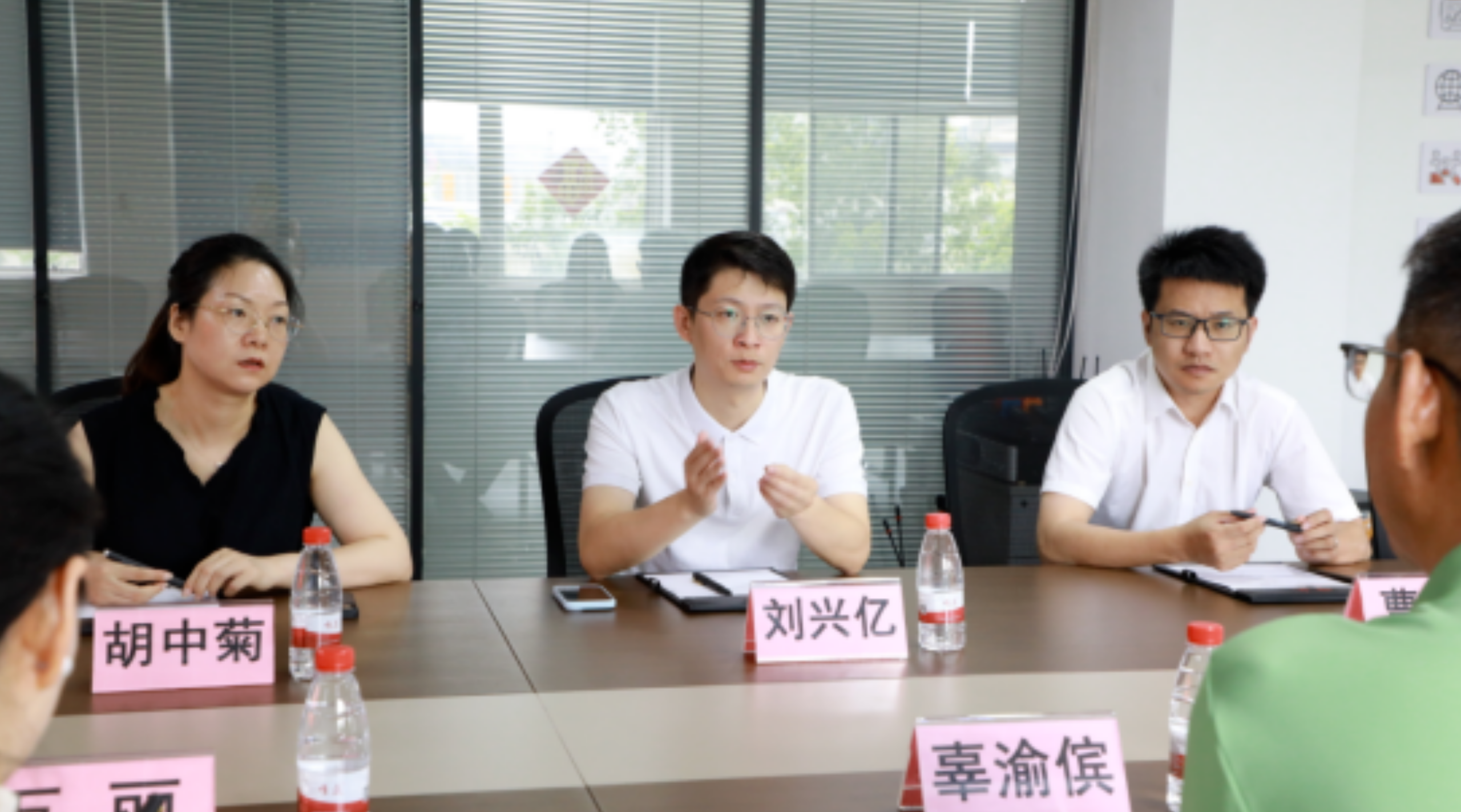 聚力携手 共育英才|海康威视与唯众签署产教融合全面战略合作协议插图1 聚力携手 共育英才|海康威视与唯众签署产教融合全面战略合作协议