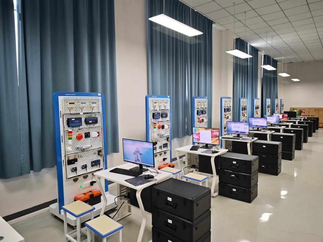 匠心打造物联网实训阵地|河北省故城县技工学校高技能人才培训基地物联网实训室圆满交付插图2 匠心打造物联网实训阵地|河北省故城县技工学校高技能人才培训基地物联网实训室圆满交付