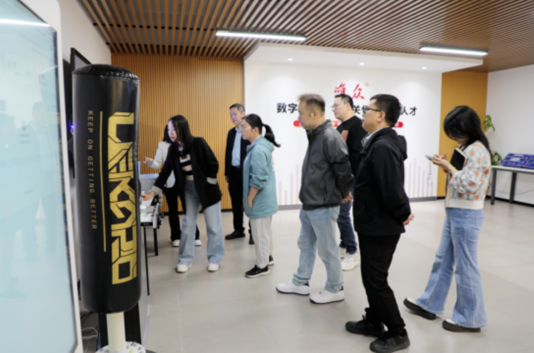 AI 赋能教育,生态协同共进|三家湖北企业到访唯众探索合作新机遇插图1 AI 赋能教育,生态协同共进|三家湖北企业到访唯众探索合作新机遇